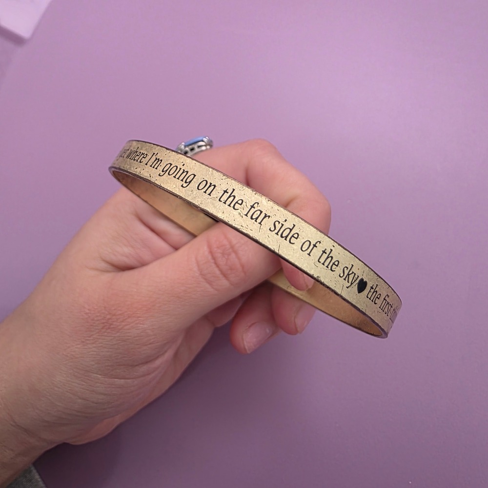 Inspirational Quote Gold Tone Bangle Bracelet Far of the Sky‎ Heart Distressed